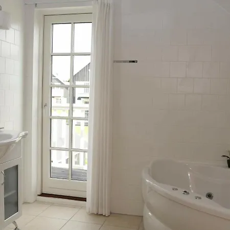 Four-bedroom In 1 Holiday home *